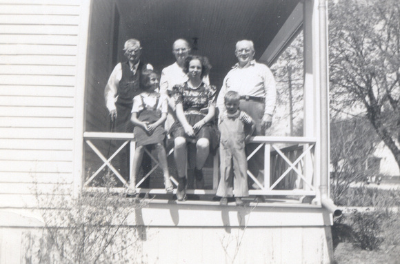 Cecilia & Duwain in 1943 visit Temple, TX with Uncle Mike & his daughter Patsy at his parents house