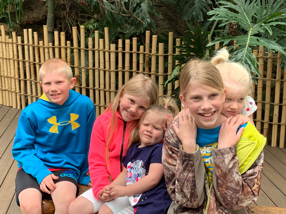 Jeff and Jodi's children - Colt, Kinsley, Macey, Riley and Maddie.