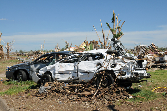 4995b - Demolished cars